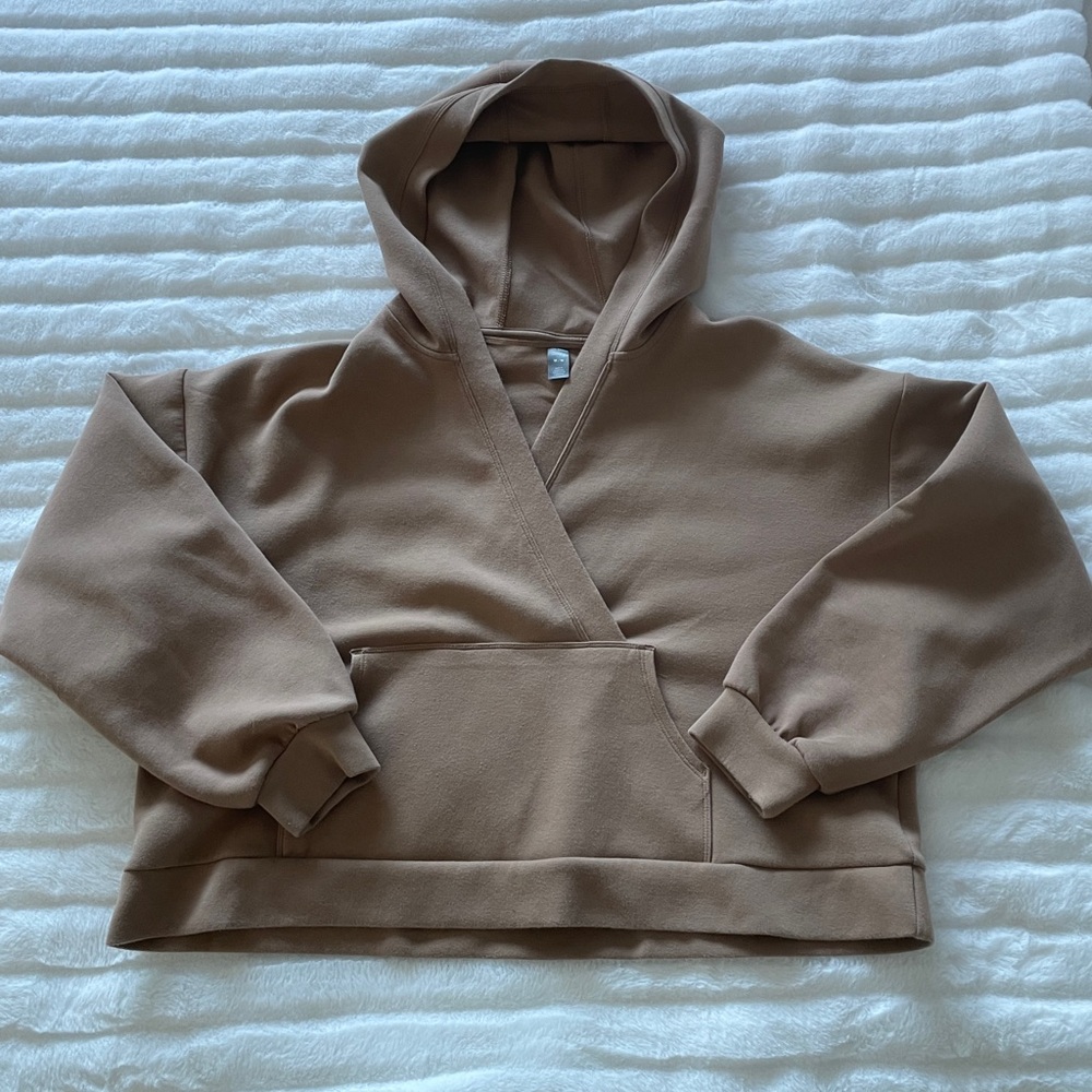 π¨π¦ Joe Fresh x Sasha Exeter mocha super soft active crop hoodie, women size M - Picture 7 of 15